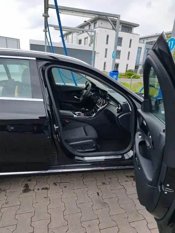 Gebraucht Mercedes C300 258 PS (189 kW) 2018 Schwarz Limousine