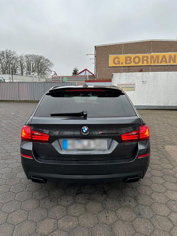Gebraucht BMW M550 380 PS (279 kW) 2014 Grau Limousine