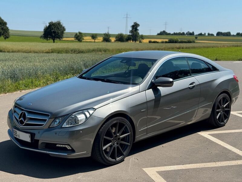 Silber Gebraucht 2009 Mercedes E350 Coupé | 12.800 € (Fairer Preis) - Bild 1/4