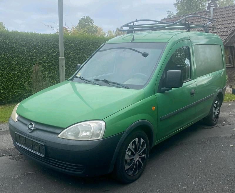 Grün Gebraucht 2003 Opel Combo Van / Kleinbus | 1.950 € (Guter Preis) - Bild 1/4