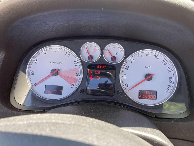 Gebraucht Peugeot 307 CC Sport 177 PS (130 kW) 2004 Silber Cabrio