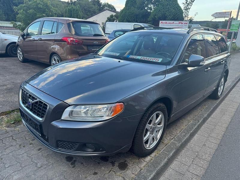 Grau Gebraucht 2008 Volvo V70 Momentum Kombi | 2.999 € (Superpreis) - Bild 1/4