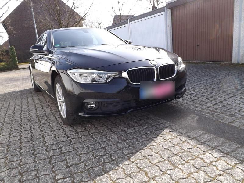 Gebraucht BMW 320 Advantage 190 PS (139 kW) 2018 Schwarz Kombi