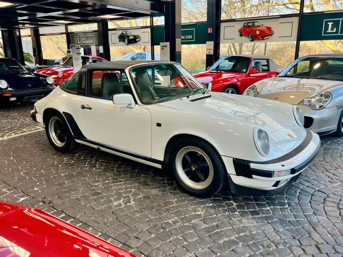 Gebraucht Porsche 911 Carrera Cabriolet 231 PS (169 kW) 1986 Weiß Cabrio