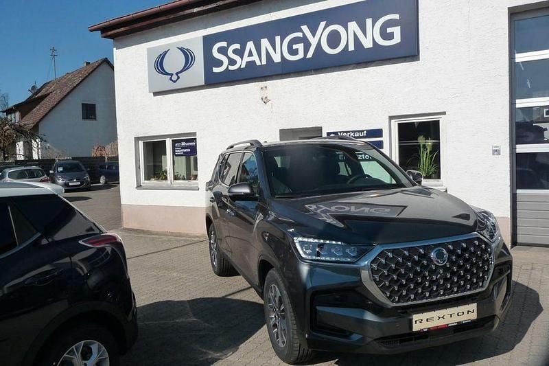 Grau Neu 2025 Ssangyong (KGM) Rexton SUV | 48.190 € (Fairer Preis) - Bild 1/4