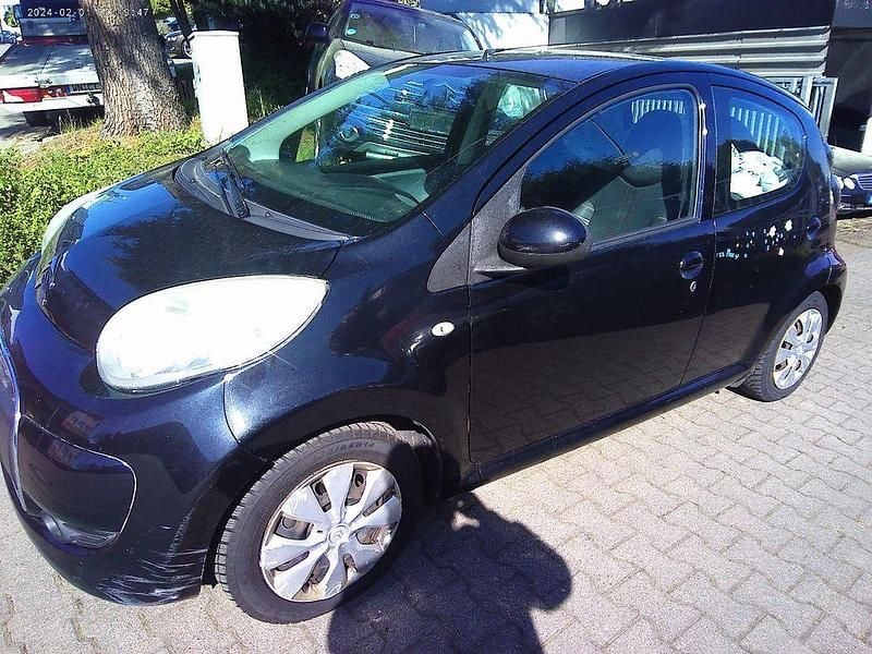 Second-hand Citroën C1 68 CP (50 kW) 2011 Negru Hatchback