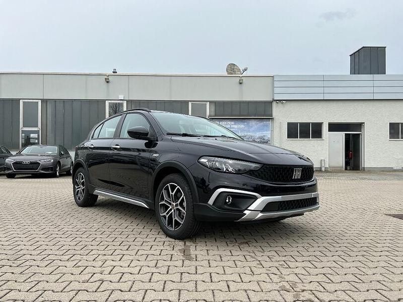 Gebraucht Fiat Tipo Cross 131 PS (96 kW) 2024 Cinema schwarz metallic Kleinwagen
