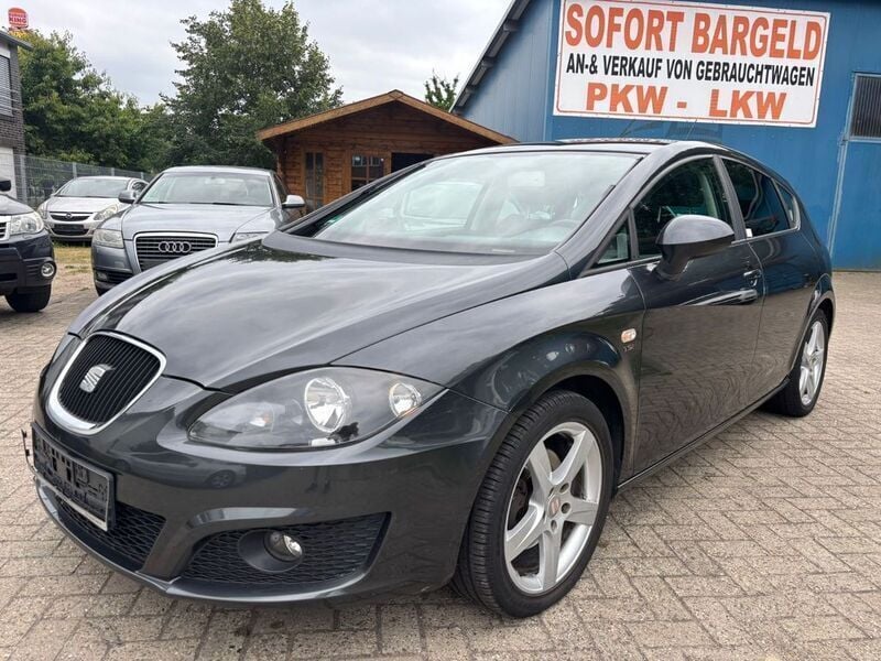 Grau Gebraucht 2011 Seat Leon Sport Limousine | 3.300 € (Guter Preis) - Bild 1/4
