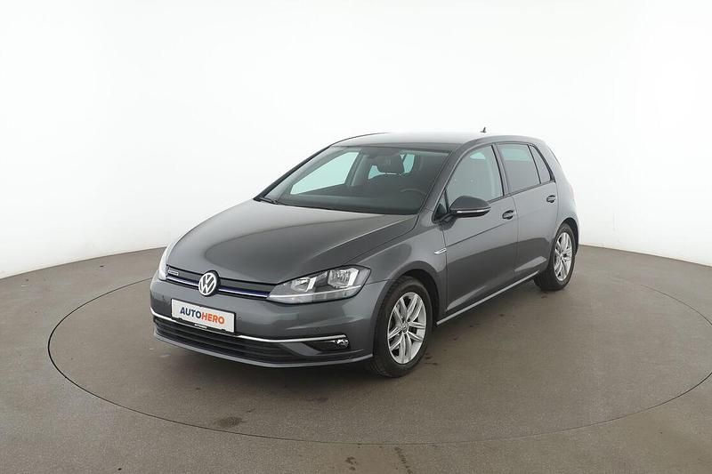 Gebraucht VW Golf VII Advance 2019 Grau Limousine