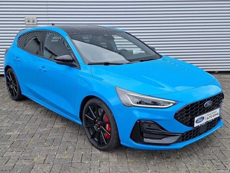 Azura blue Neu 2024 Ford Focus ST Limousine | 43.965 € (Teuer) - Bild 1/4
