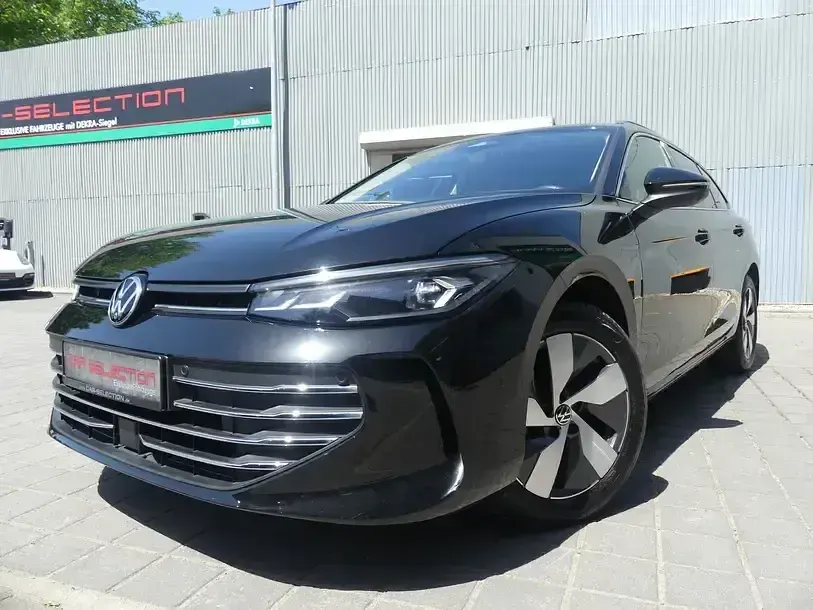 Gebraucht VW Passat IQ Drive 150 PS (110 kW) 2024 Grenadillschwarz met (metallic) Kombi