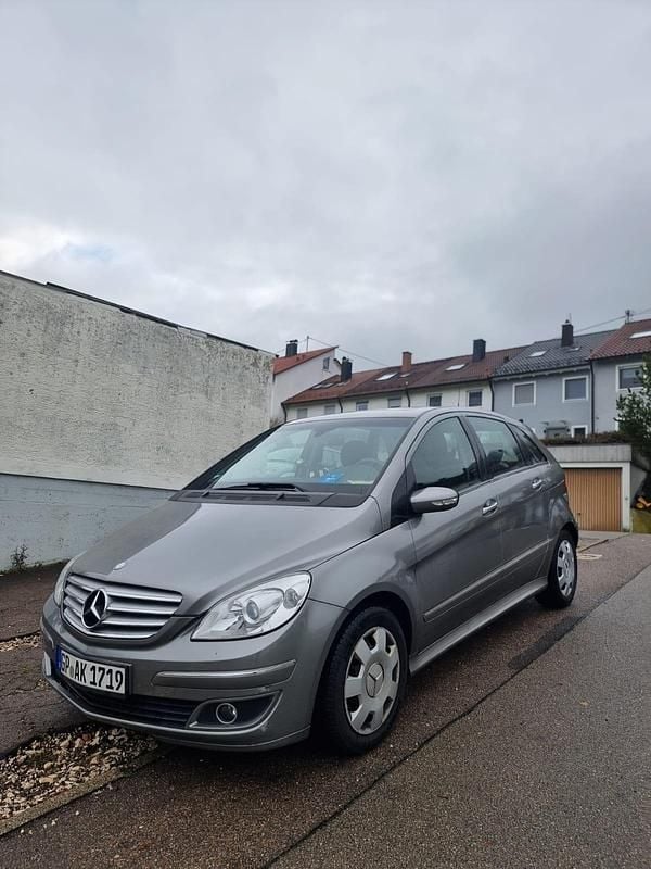 Grau Gebraucht 2007 Mercedes B200 Van / Kleinbus | 2.500 € (Superpreis) - Bild 1/4