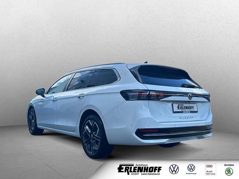 Gebraucht VW Passat Elegance 150 PS (110 kW) 2024 Weiß Kombi
