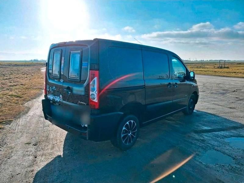 Second-hand Citroën Jumpy 128 CP (94 kW) 2012 Negru Monovolum