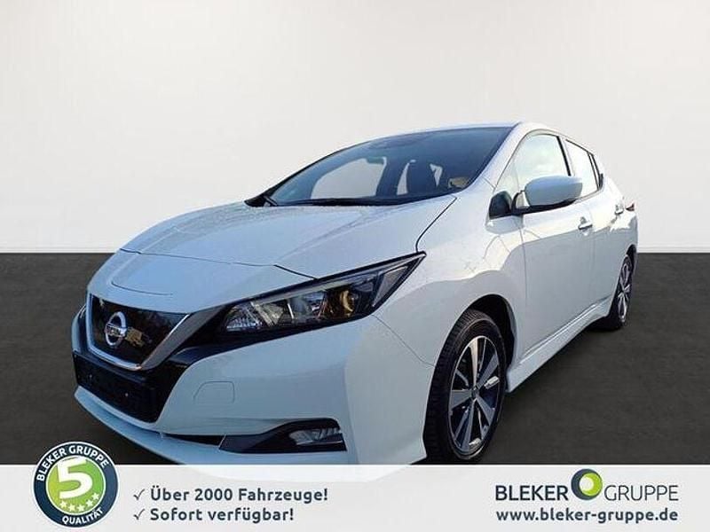 Gebraucht Nissan Leaf Acenta 110 kW (150 PS) 2021 Arctic solid white Kleinwagen