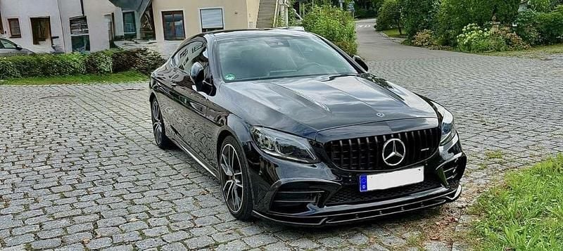 Schwarz Gebraucht 2018 Mercedes C43 AMG AMG Coupé | 40.500 € (Fairer Preis) - Bild 1/4