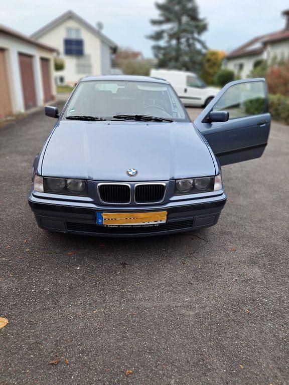 Blau Gebraucht 2000 BMW 316 Comfort Edition Coupé | 4.950 € (Teuer) - Bild 1/4