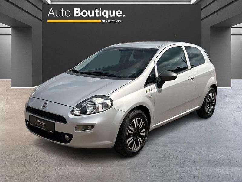 Silber Gebraucht 2015 Fiat Punto Young Kleinwagen | 4.790 € (Fairer Preis) - Bild 1/4