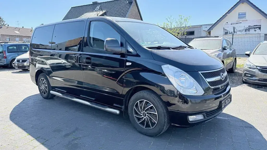 Gebraucht Hyundai H-1 Comfort 170 PS (125 kW) 2011 Schwarz Van / Kleinbus