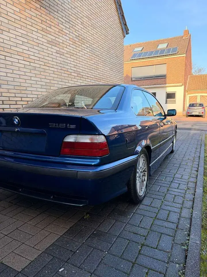 Gebraucht BMW 318 Sport Line 140 PS (102 kW) 1997 Blau Coupé