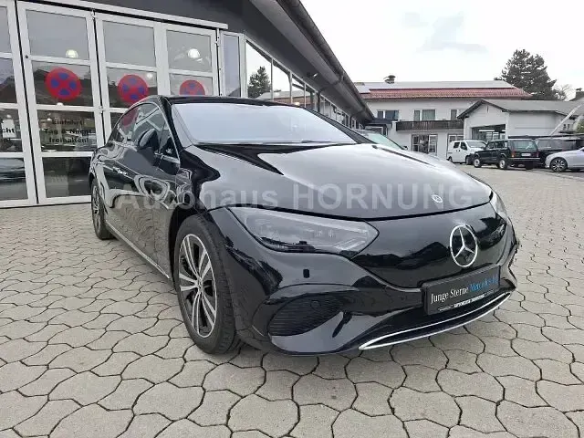 Gebraucht Mercedes EQE300 Premium Plus 180 kW (245 PS) 2025 Schwarz Limousine