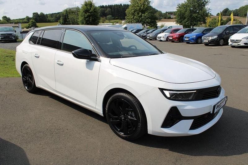 Neu Opel Astra 131 PS (96 kW) 2025 Weiß Kombi