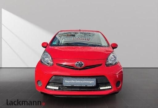 Gebraucht Toyota Aygo Cool 68 PS (50 kW) 2014 Rot Kleinwagen