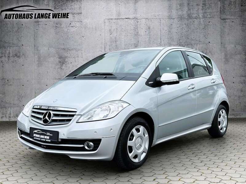 Silber Gebraucht 2010 Mercedes A180 Kleinwagen | 14.500 € - Bild 1/2