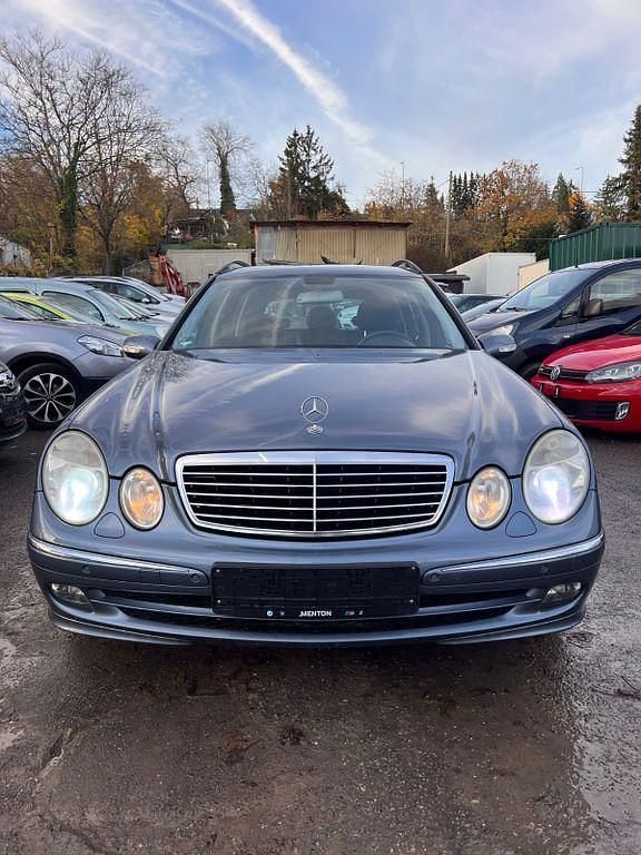 Gebraucht Mercedes E200 163 PS (119 kW) 2006 Blau Kombi