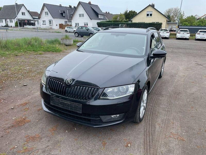 Schwarz Gebraucht 2016 Skoda Octavia Solution Kombi | 6.999 € - Bild 1/4