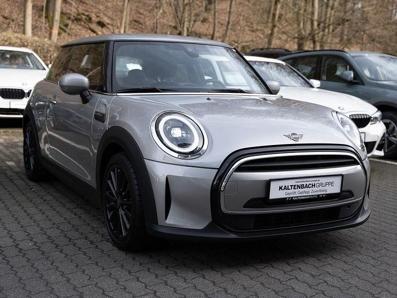 Gebraucht Mini Cooper Essential 136 PS (100 kW) 2023 Silber Kleinwagen