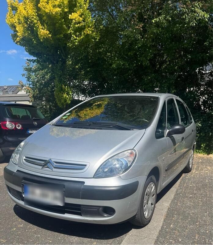 Grau Gebraucht 2007 Citroën Xsara Picasso Van / Kleinbus | 1.900 € - Bild 1/4