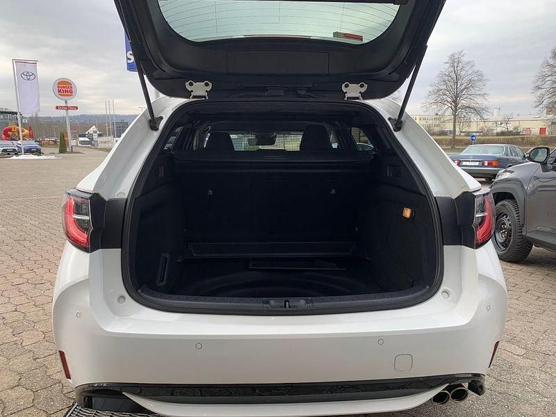 Gebraucht Toyota Corolla Team 184 PS (135 kW) 2021 Weiß Kombi