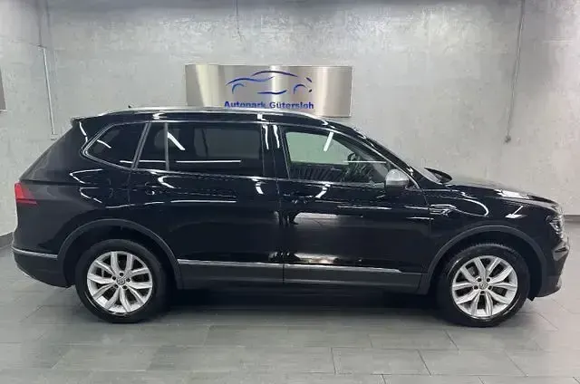 Gebraucht VW Tiguan Allspace Highline 150 PS (110 kW) 2021 Schwarz SUV