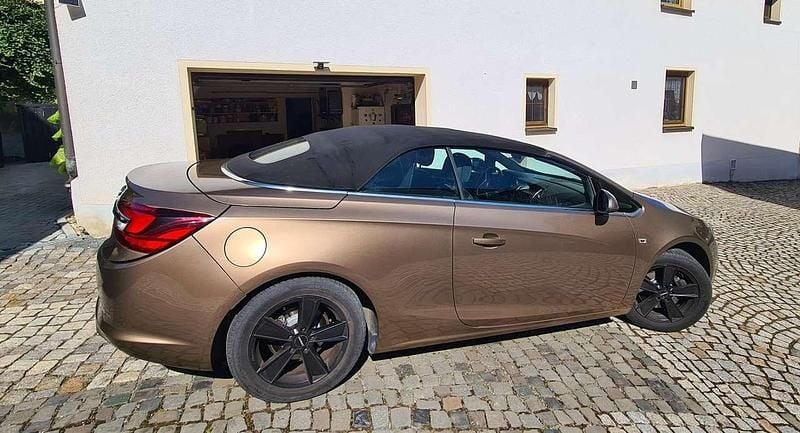 Gold Gebraucht 2013 Opel Cascada Edition Cabrio | 8.900 € (Fairer Preis) - Bild 1/4