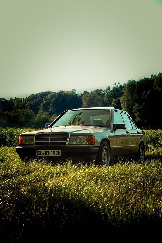 Andere farben Gebraucht 1989 Mercedes 190 Sportline Limousine | 7.100 € - Bild 1/4