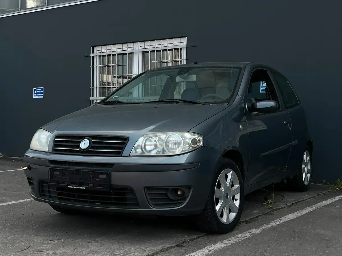 Usata Fiat Punto 96 CV (70 kW) 2004 Grigio Utilitaria