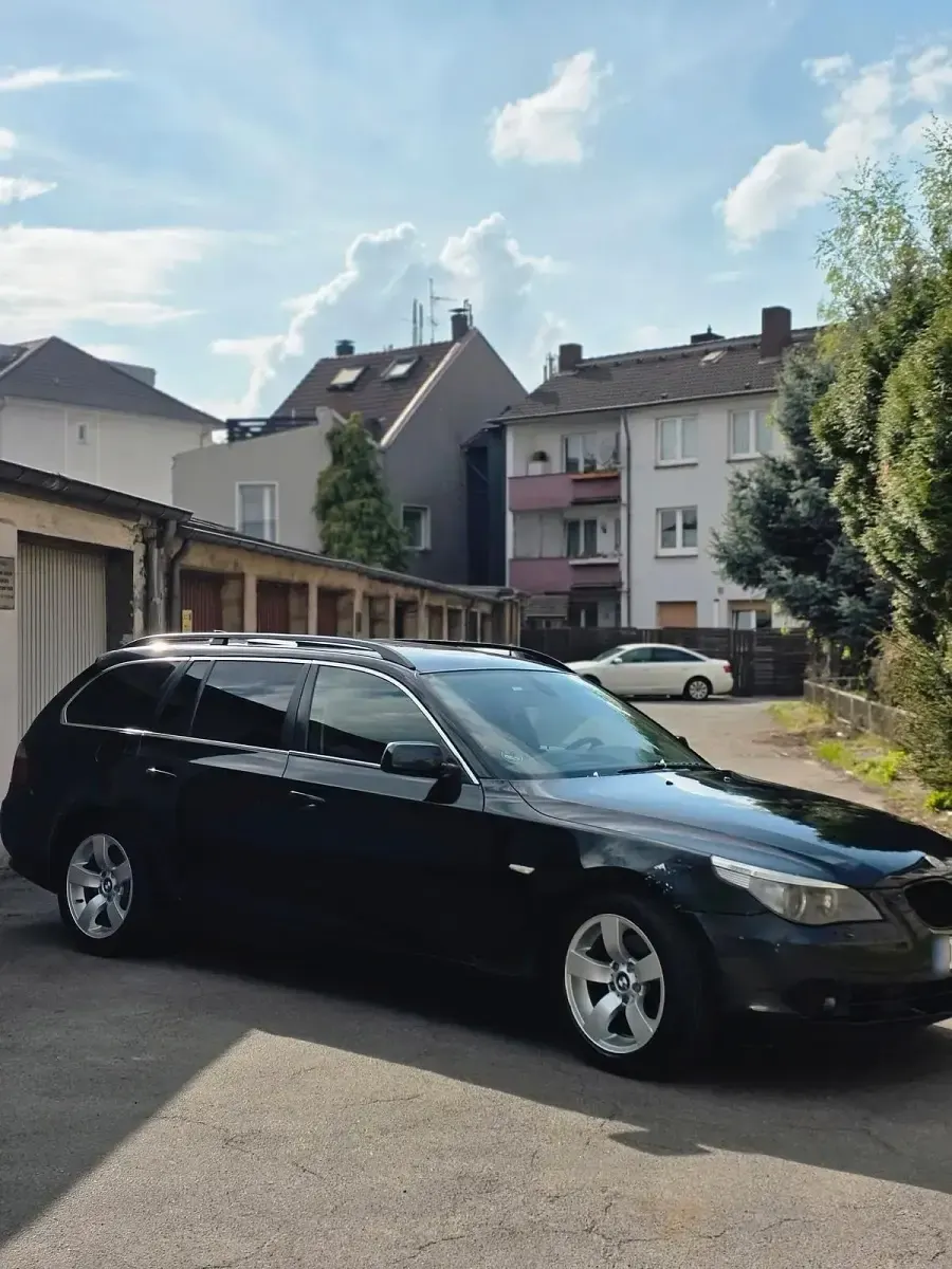 Gebraucht BMW 525 177 PS (130 kW) 2004 Schwarz Kombi