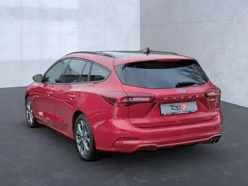 Używany Ford Focus ST-Line 155 KM (114 kW) 2023 Czerwony Kombi