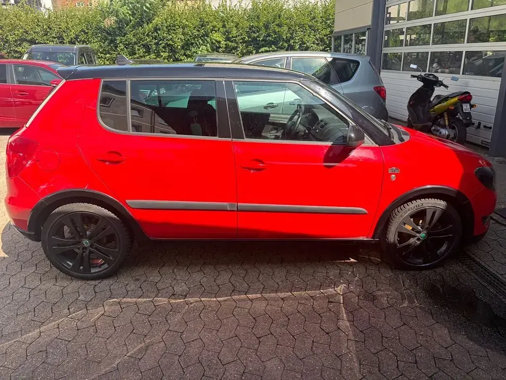 Gebraucht Skoda Fabia Monte Carlo 105 PS (77 kW) 2012 Rot Limousine
