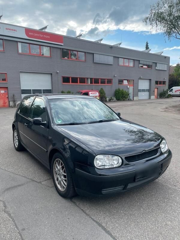 Schwarz Gebraucht 2002 VW Golf IV Kleinwagen | 2.290 € (Fairer Preis) - Bild 1/4