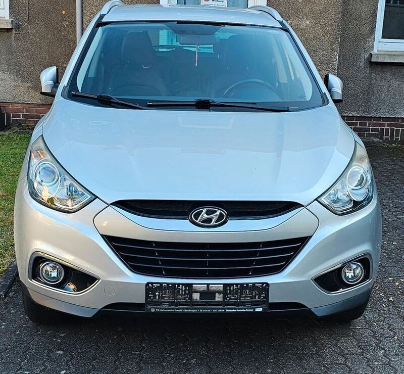 Silber Gebraucht 2012 Hyundai ix35 Style SUV | 7.499 € (Superpreis) - Bild 1/4