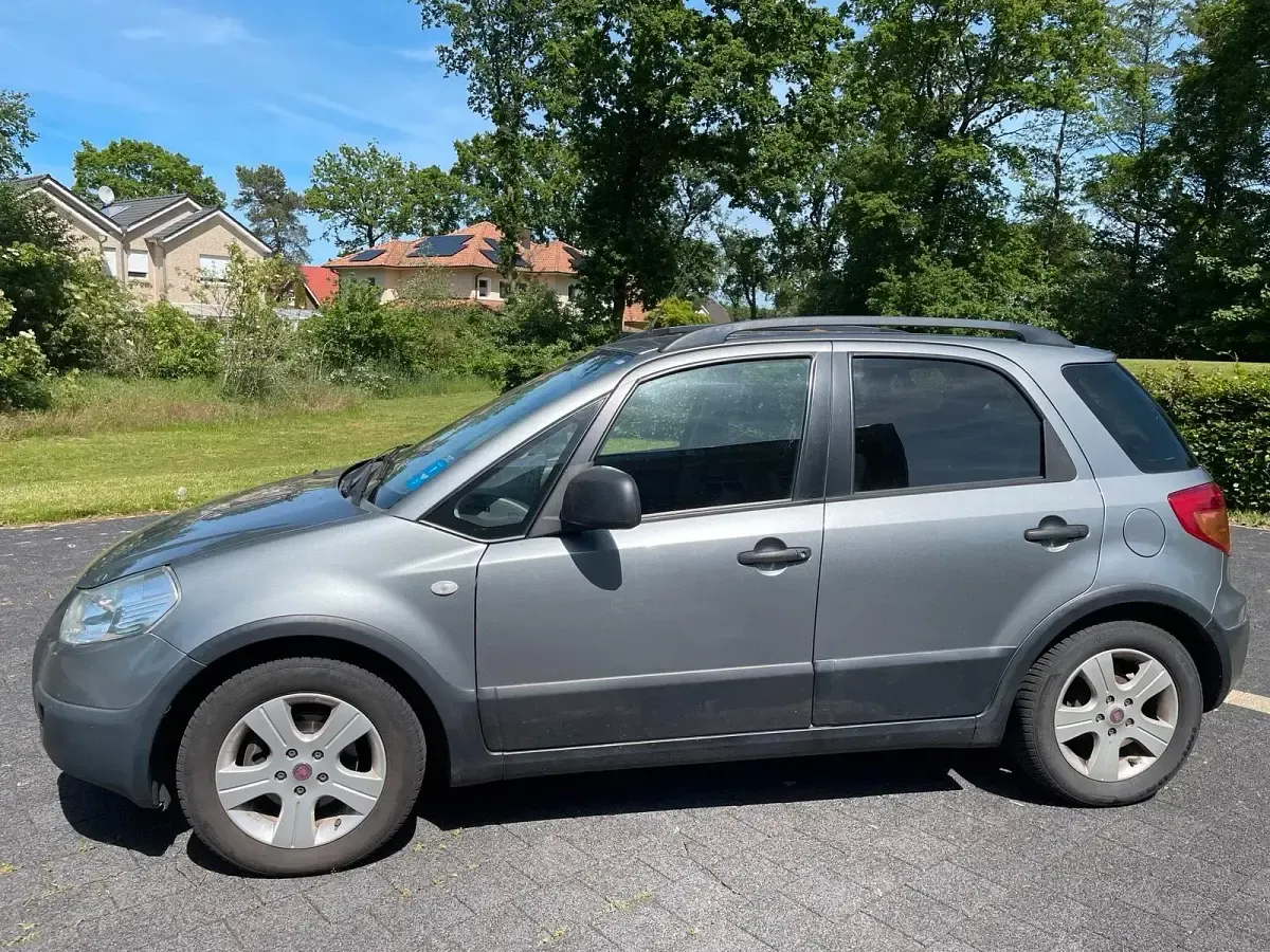 Gebraucht Fiat Sedici 107 PS (78 kW) 2008 Grau SUV
