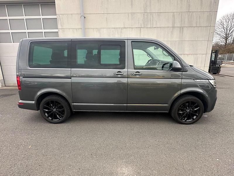 Gebraucht VW Multivan Comfortline 150 PS (110 kW) 2021 Grau Van