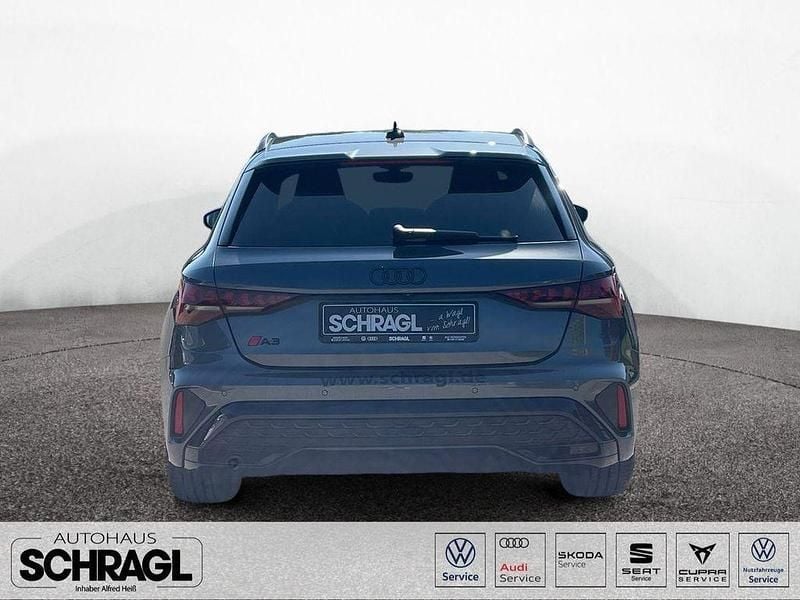 Gebraucht Audi A3 S-Line 150 PS (110 kW) 2024 Grau Limousine