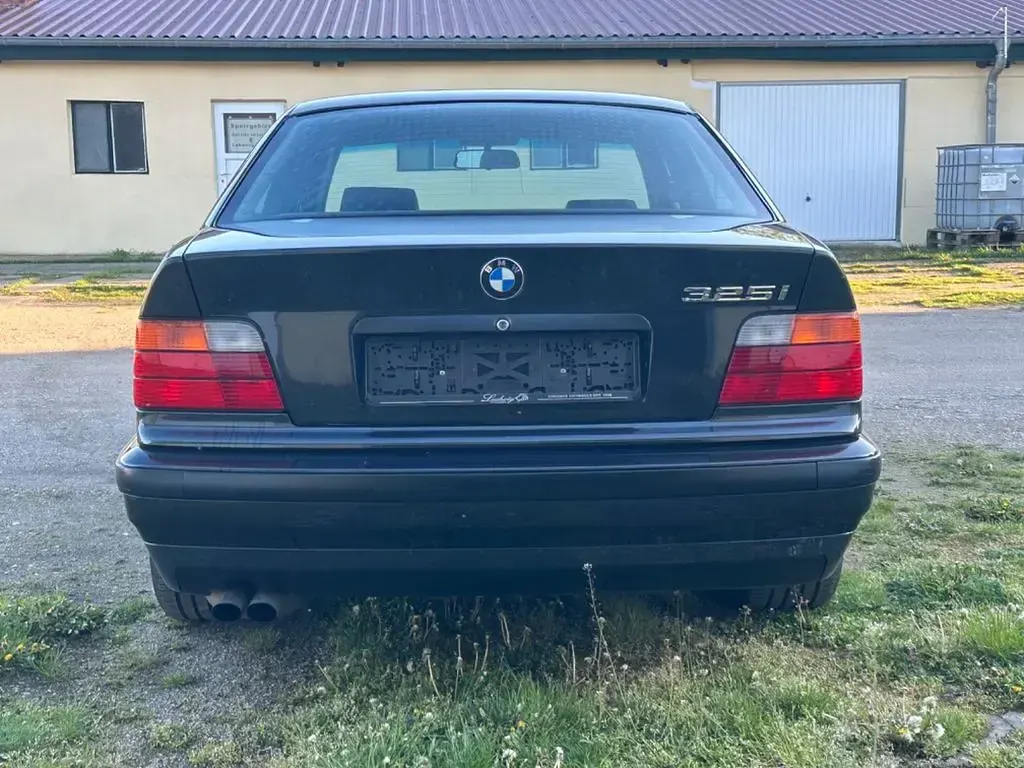 Gebraucht BMW 325 Performance 192 PS (141 kW) 1991 Schwarz Limousine
