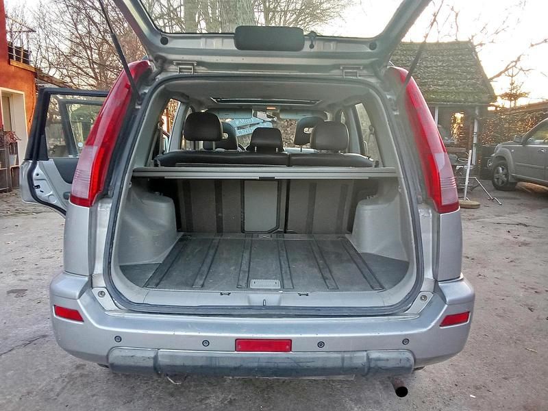 Gebraucht Nissan X-Trail 165 PS (121 kW) 2004 Silber SUV