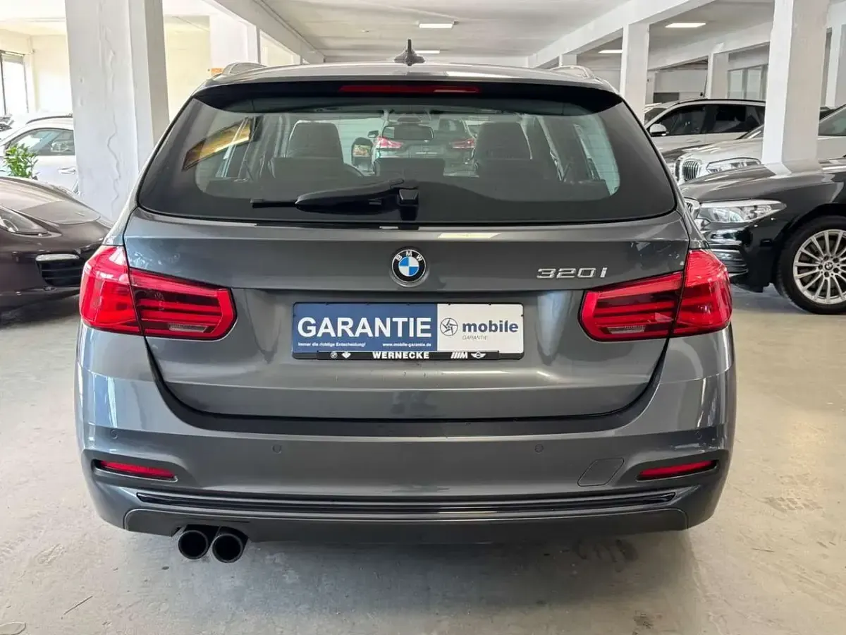 Gebraucht BMW 320 Sport Line 184 PS (135 kW) 2017 Grau Kombi