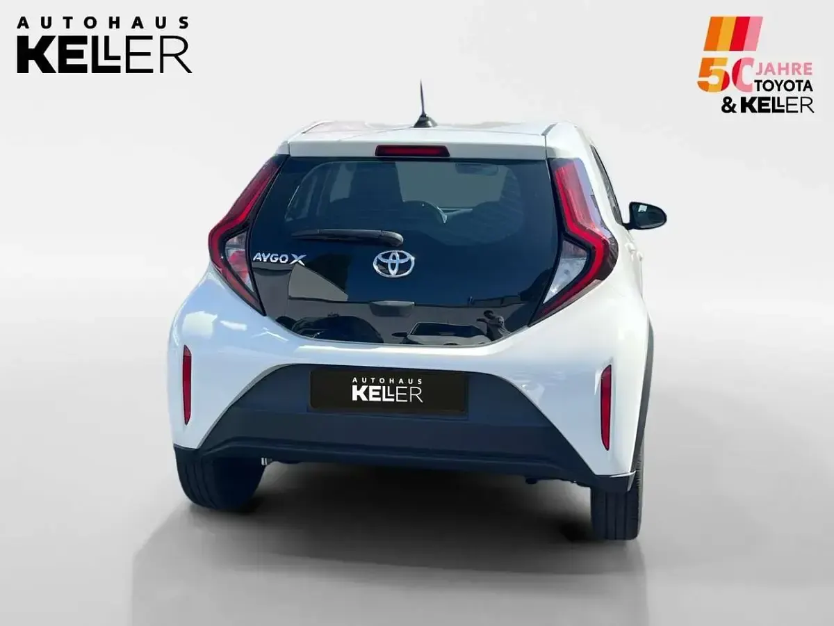Gebraucht Toyota Aygo X Play 72 PS (52 kW) 2023 Weiß SUV