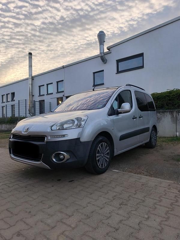 Silber Gebraucht 2012 Peugeot Partner Tepee Van / Kleinbus | 6.300 € (Fairer Preis) - Bild 1/4